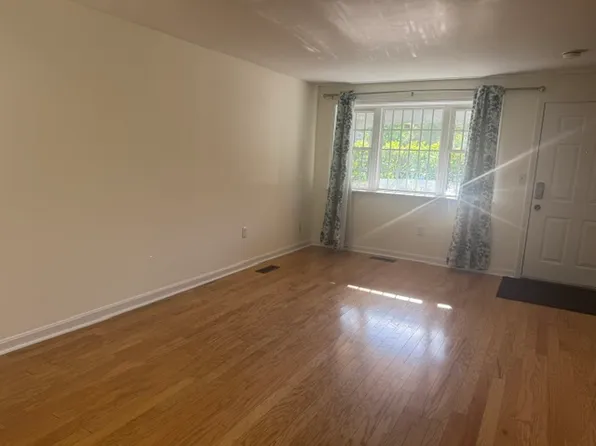 59 Kennedy Dr #59, North Chelmsford, MA 01863