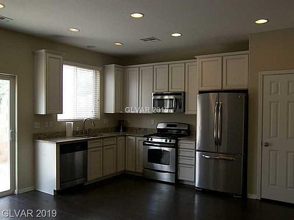 3rd image of 3267 Parma Galleria Ave