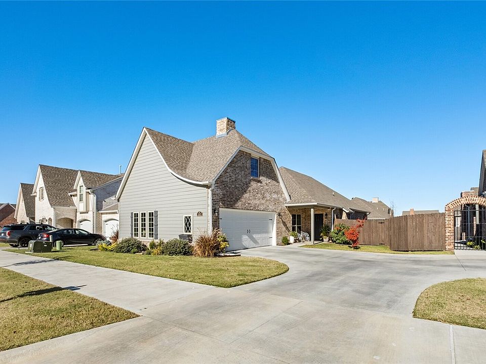 1st image of 143 N Hawkstone Dr