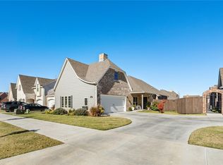 143 N Hawkstone Dr, Fayetteville, AR 72704