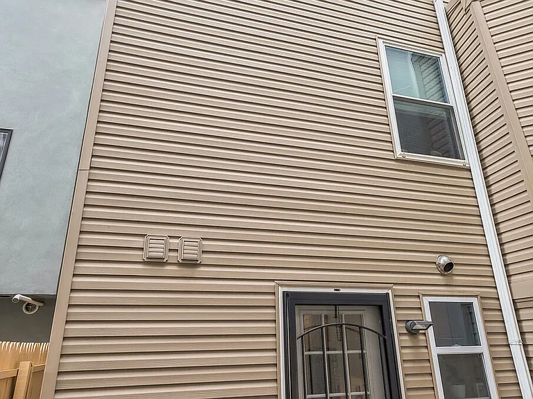 1153 N Hancock St — Photo 29