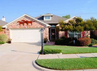 1808 Woodchase Dr, Fort Worth, TX 76120