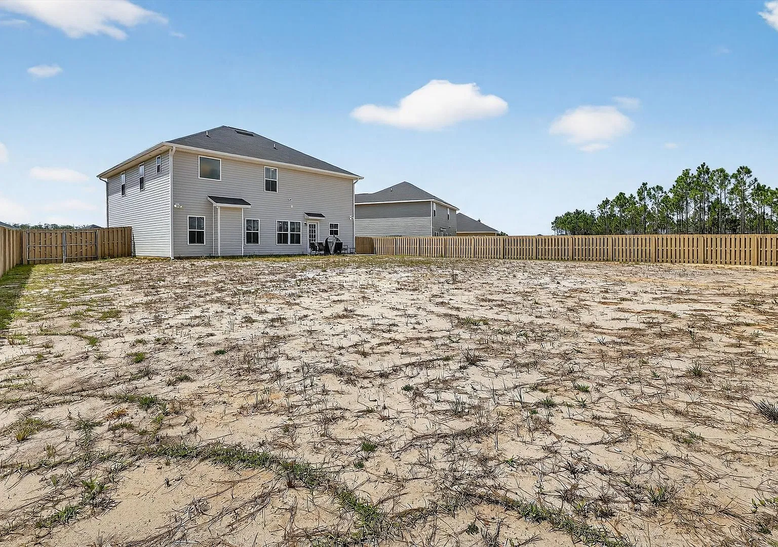 Comfortable & Spacious 4BR/2.5 BA Home!! — Photo 3