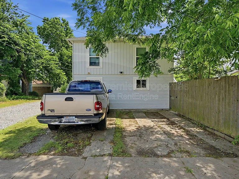 310 S Barrett Ave #101 — Photo 15