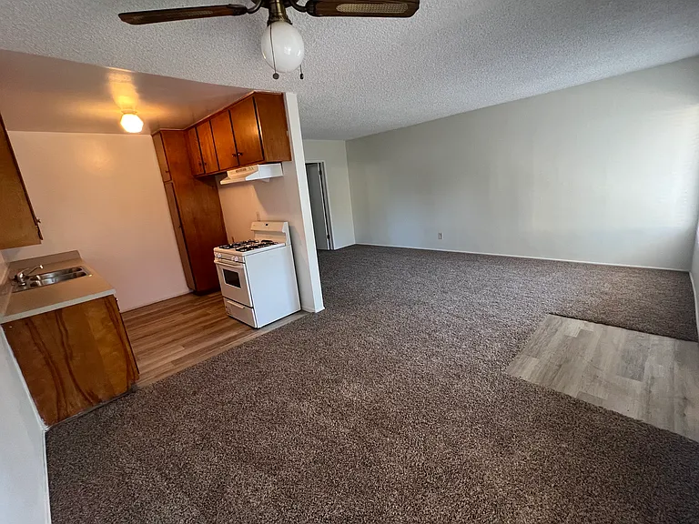 701 N Maple St #2 — Photo 4