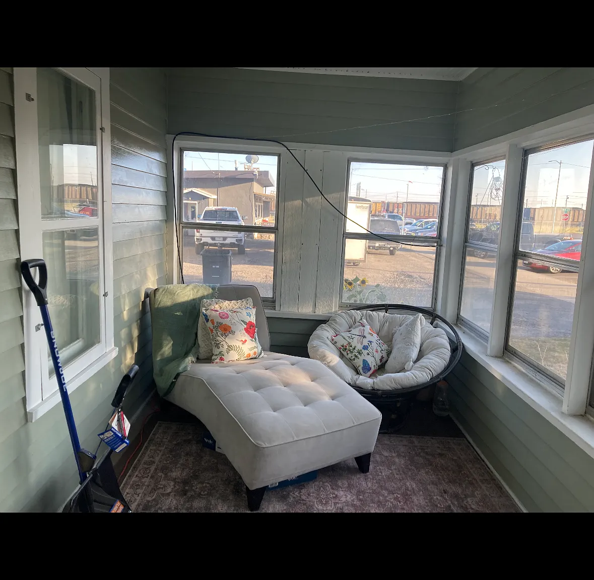 3 bed, 984 sqft, $2,000 — Photo 3