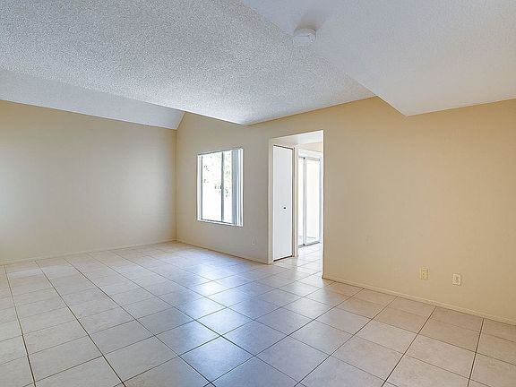 4th image of 1342 W Emerald Ave Unit 305