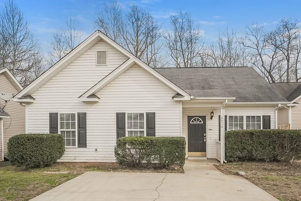 3 bed, 2.0 bath, 1010 sqft, $1,780 — Photo 1