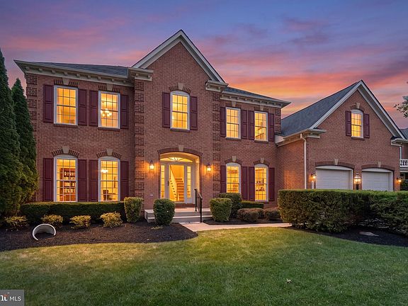 2nd image of 6518 Debhill Ln