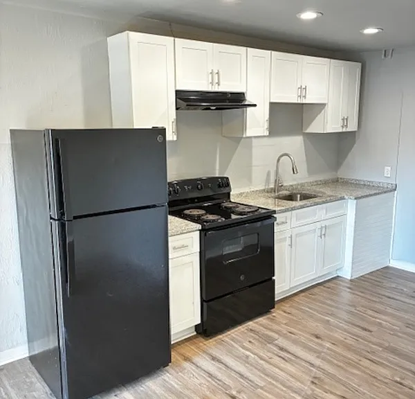 2150 Inwood Ter #7 — Photo 4
