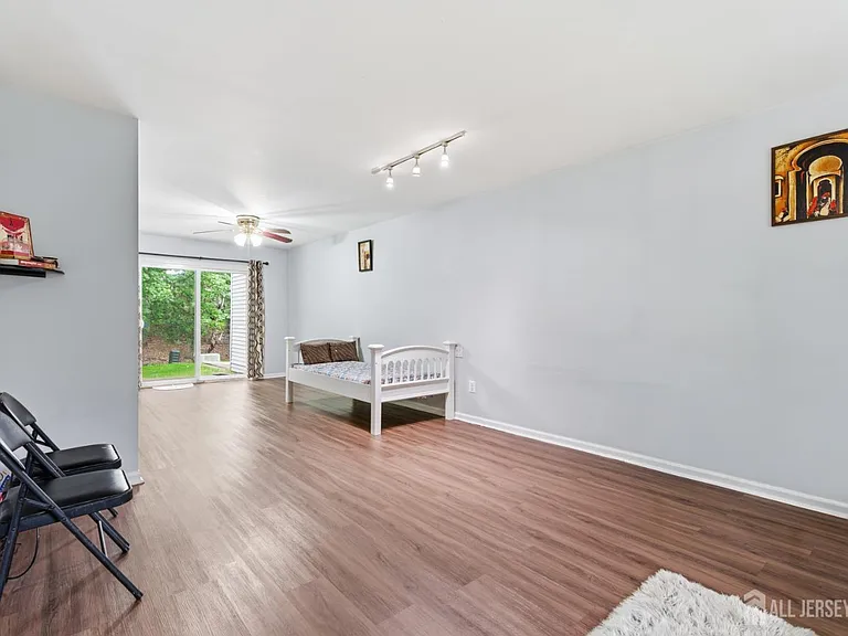 2804 Cricket Cir — Photo 5