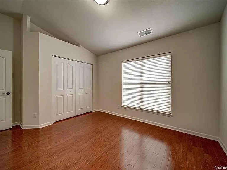 10947 Princeton Village Dr — Photo 16