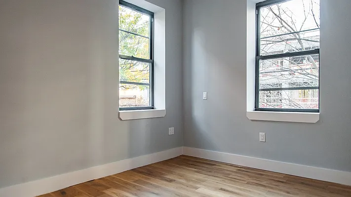 Rented by Nooklyn NYC LLC | media 43