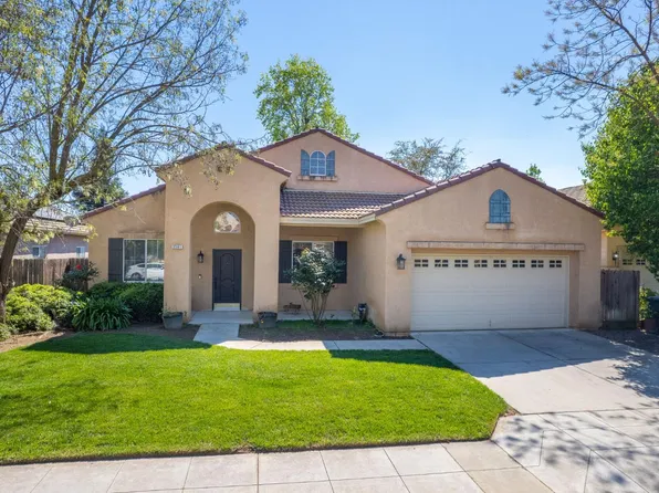 2381 E Christopher Dr, Fresno, CA 93720