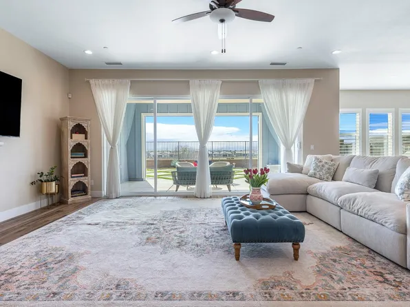 944 Horizon Dr, Madera, CA 93636