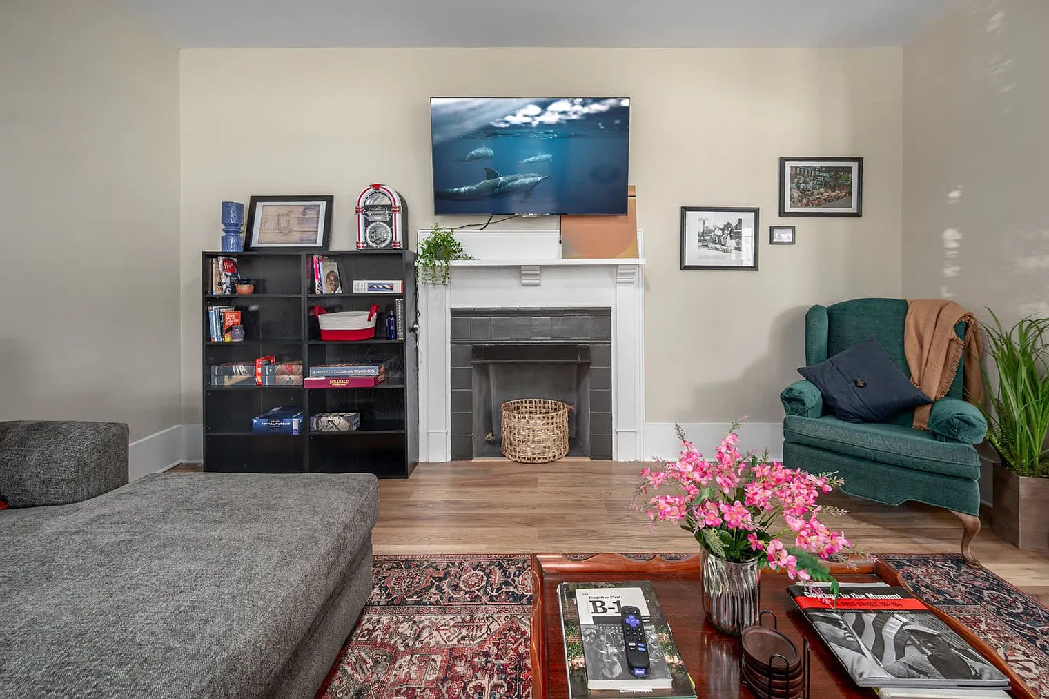 3 bed, 3.0 bath, 2066 sqft, $6,488 — Photo 4