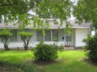 3901 Boyd Ave, Groves, TX 77619