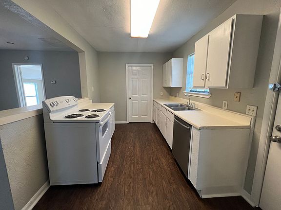 5th image of 806 14th Ave N
