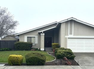 1679 Del Oro Cir, Petaluma, CA 94954