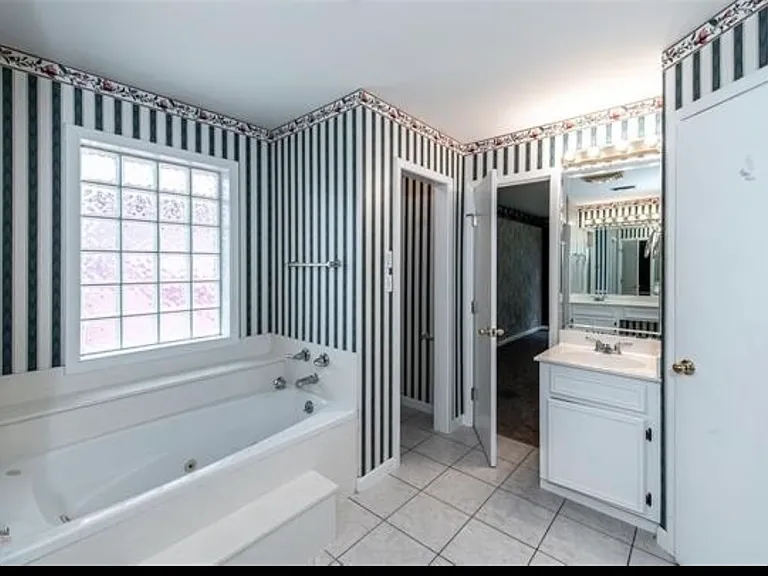 2407 Arlington Pl — Photo 28