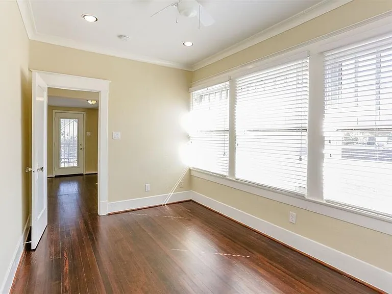 612 W Alabama St — Photo 9