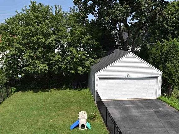 3rd image of 15 Ferris Ave
