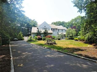 11 Drumlin Ct, Medford, NY 11763