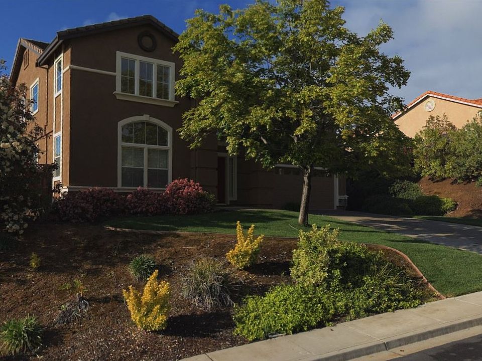 1st image of 219 Woodcrest Dr