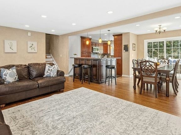 2nd image of 14 Brookdale Rd