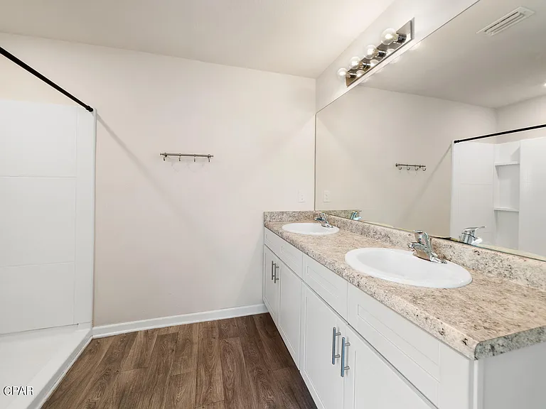 5817 Viking Way — Photo 11