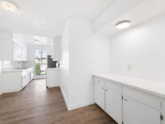 3rd image of 6828 Fulton Ave #4