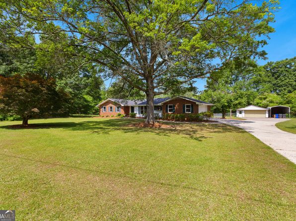 270 Lake Cir, Fayetteville, GA 30215