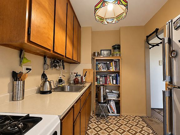 5th image of 2940 W 5th St APT 18E