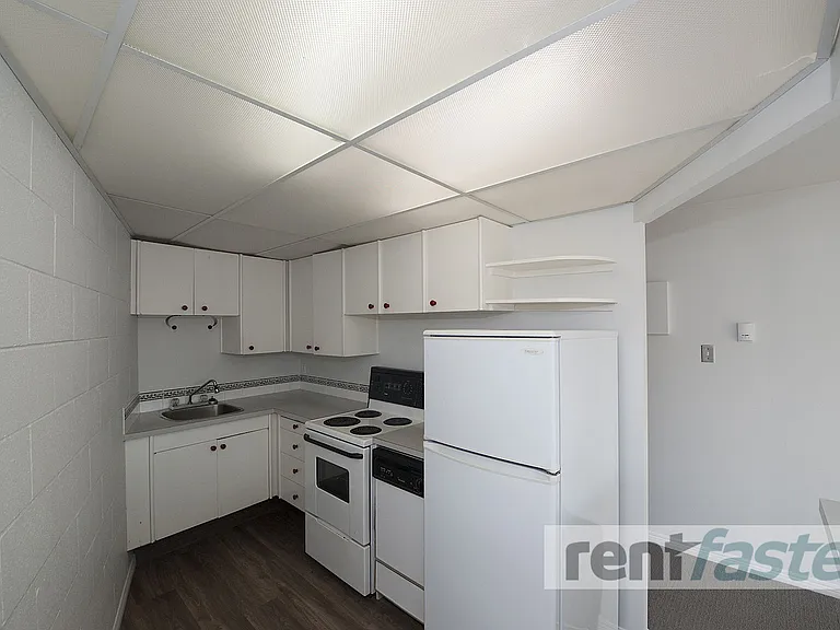 303 9a St NW — Photo 22