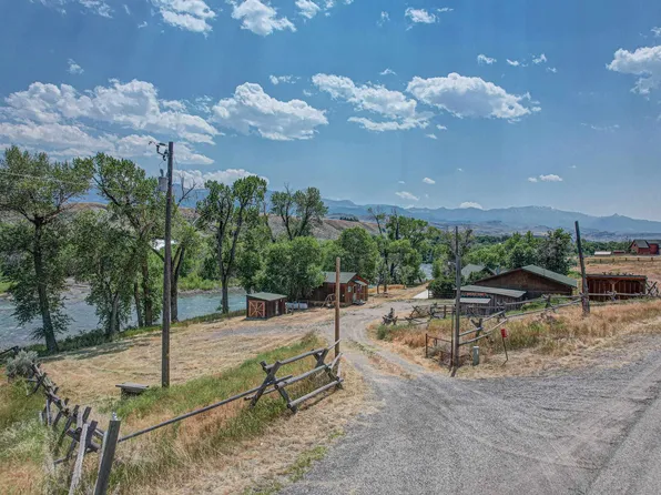 306 Road 6NS, Cody, WY 82414