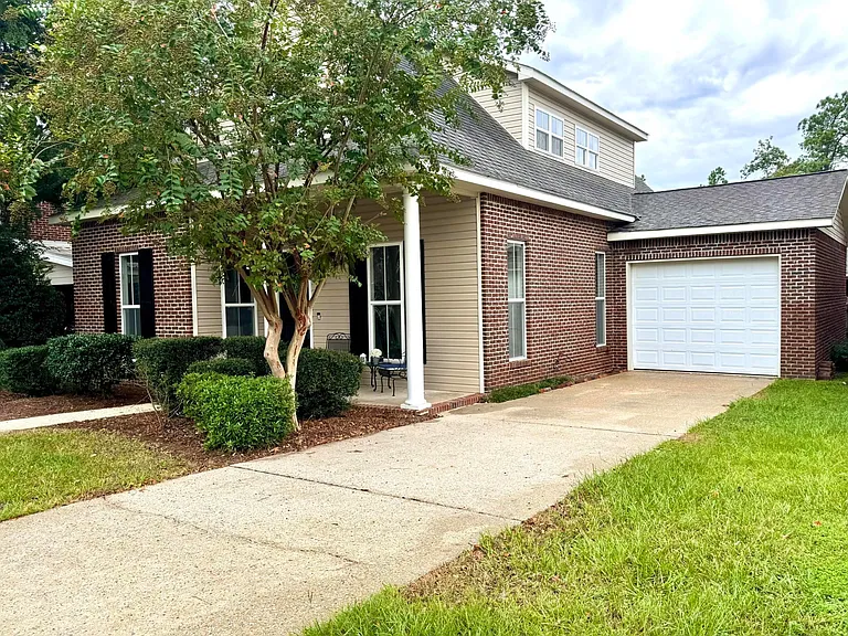 26 Bridgefield Ct — Photo 3