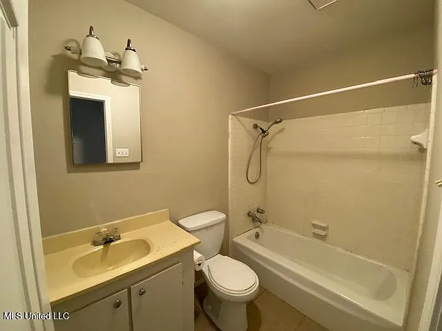 7217 Hampton Dr — Photo 5