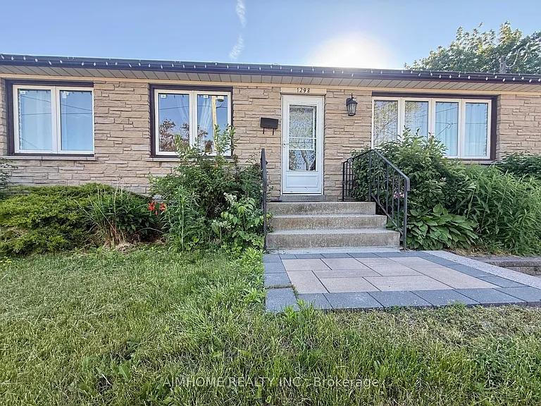 1298 Minden St #MAIN — Photo 2