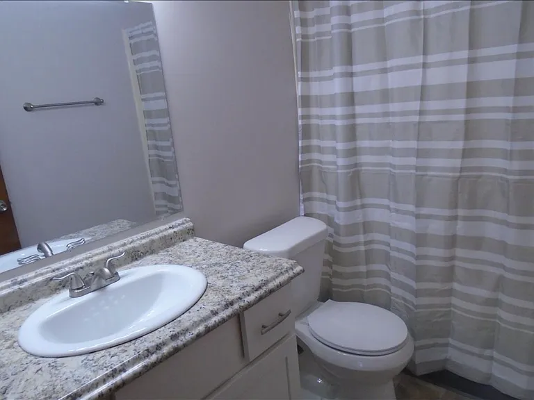 655 Colony Rd — Photo 4