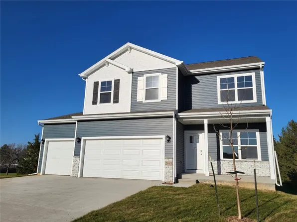 2893 Meadow Ct, Hiawatha, IA 52233
