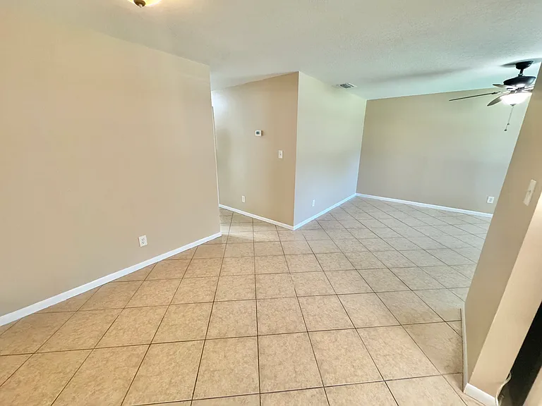 5002 Seneca Ave — Photo 6