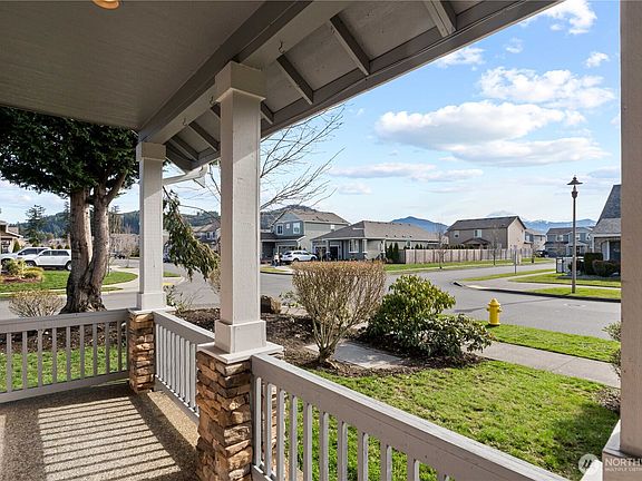 4th image of 491 Bondgard Avenue E