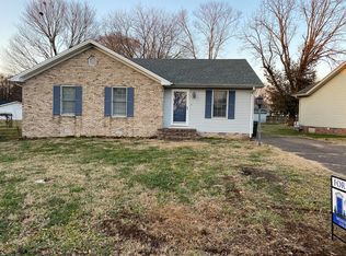 506 Woodvale Dr, Hopkinsville, KY 42240