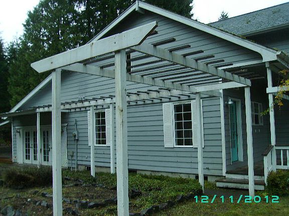 2nd image of 2411 E Saint Andrews Dr N