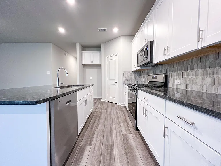 1204 Blue Ridge Pl — Photo 6