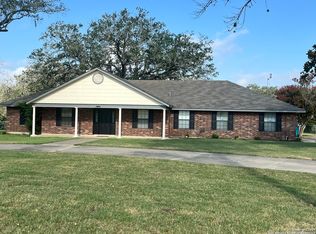 129 Eileen Dr, Pleasanton, TX 78064