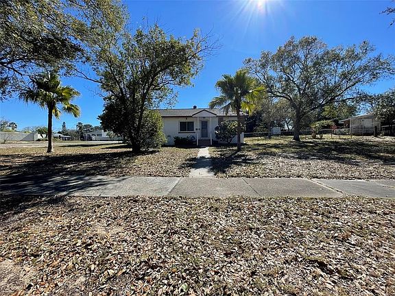 3rd image of 1240 DRUID CIRCLE