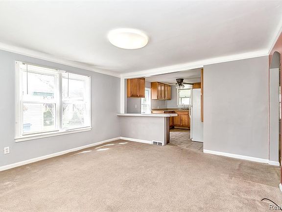 3rd image of 7683 Hazelton Ave