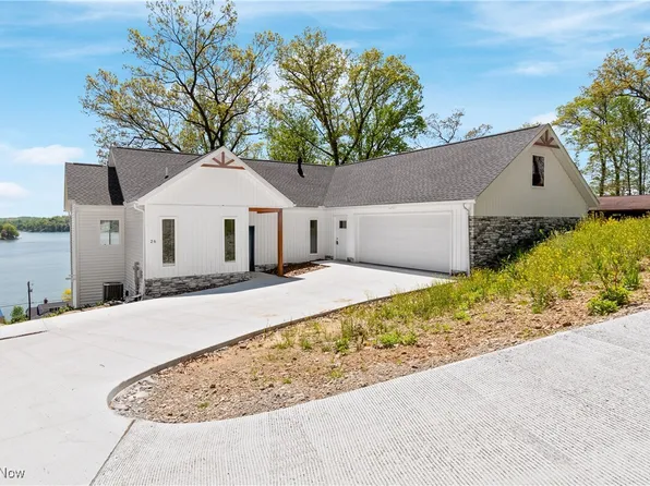 26 Oneida Trl, Malvern, OH 44644