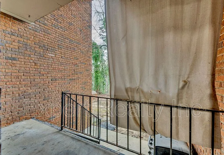 2076 Montreat Cir — Photo 22